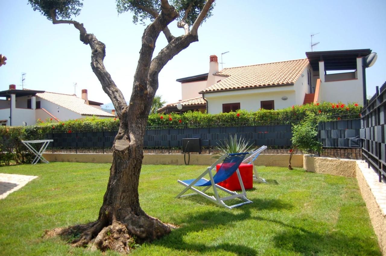 Villa Sole Mare Deluxe Campofelice Di Roccella Exterior foto