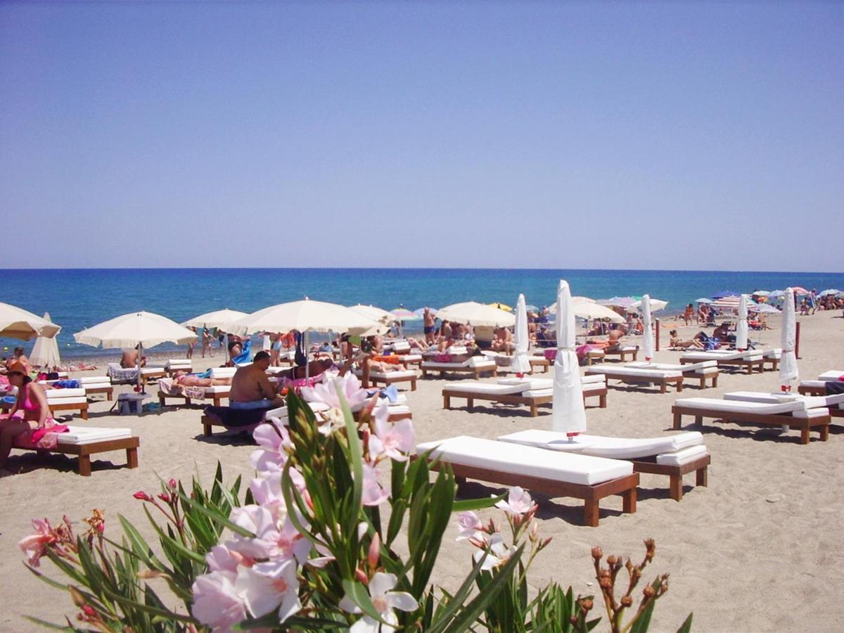 Villa Sole Mare Deluxe Campofelice Di Roccella Exterior foto